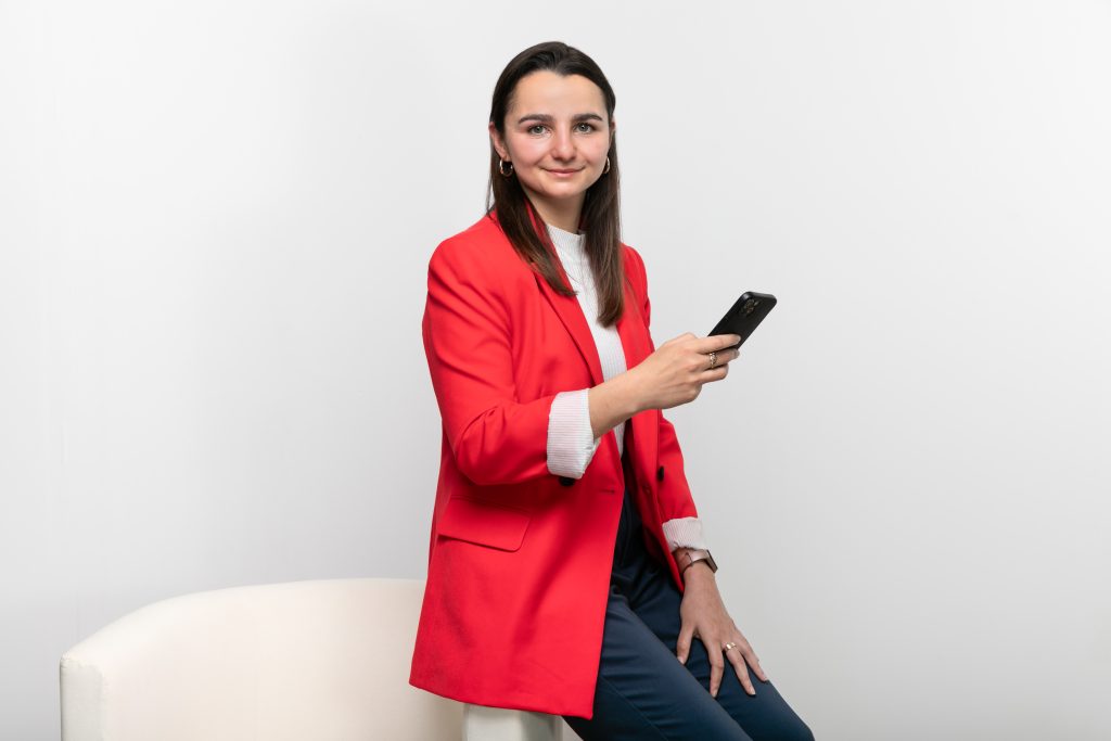 Maria Ramos, MEDIA BUYER